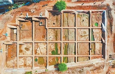 河泊所遗址考古工作队揭示西南边疆从多元到一体的发展历程——_从螺壳堆中探寻古滇国 图2