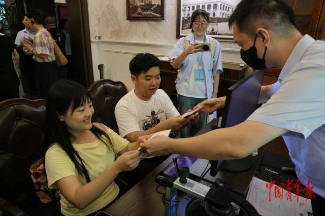 活力中国调研行｜“甜蜜经济”开启浪漫消费新潮_七夕快来邂逅鼓浪屿吧！ 图2