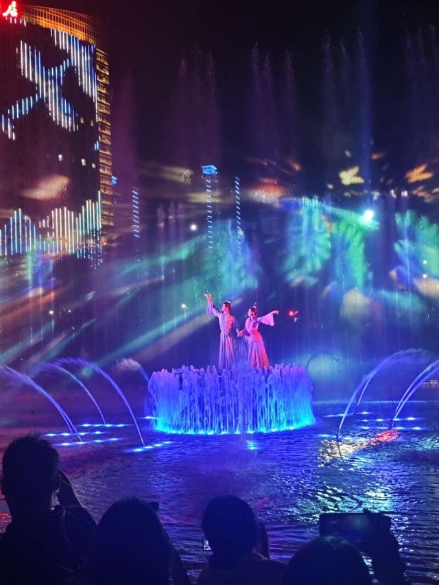 活力中国调研行丨光影里的神话！沉浸式感受孝感爱情传说 图6