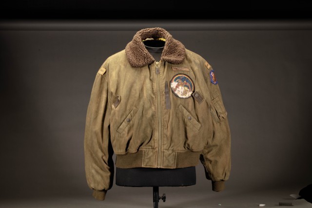 国家博物馆“万众一心_维护和平——纪念抗战胜利八十周年展览”在香港历史博物馆开幕 图3