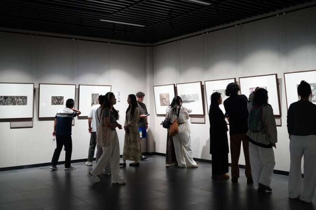 70余件抗战题材绘画铸就“烽火史诗” 图3