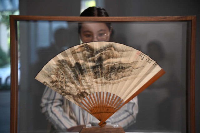 七件扇作见证国画家张大千半世纪丹青情谊 图1