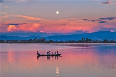 感悟中秋魅力_厚植家国情怀（新时代画卷） 图4