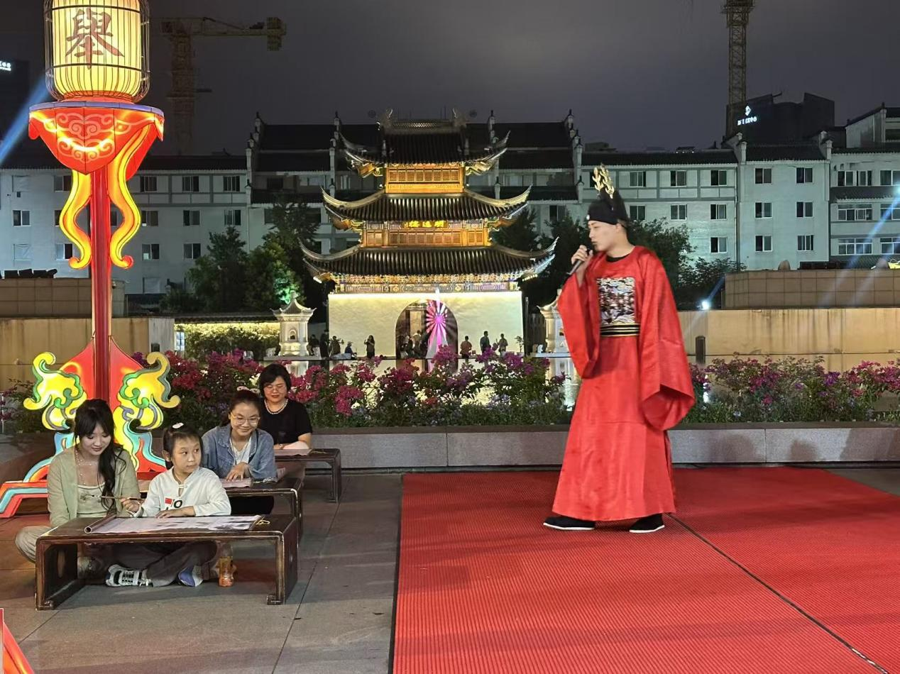 位居南京景区游客量榜首！南京秦淮夫子庙为何持续“吸粉” 图1