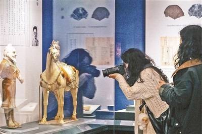 故宫院藏捐献文物展今日开展_展品逾百件_展期一年 图1