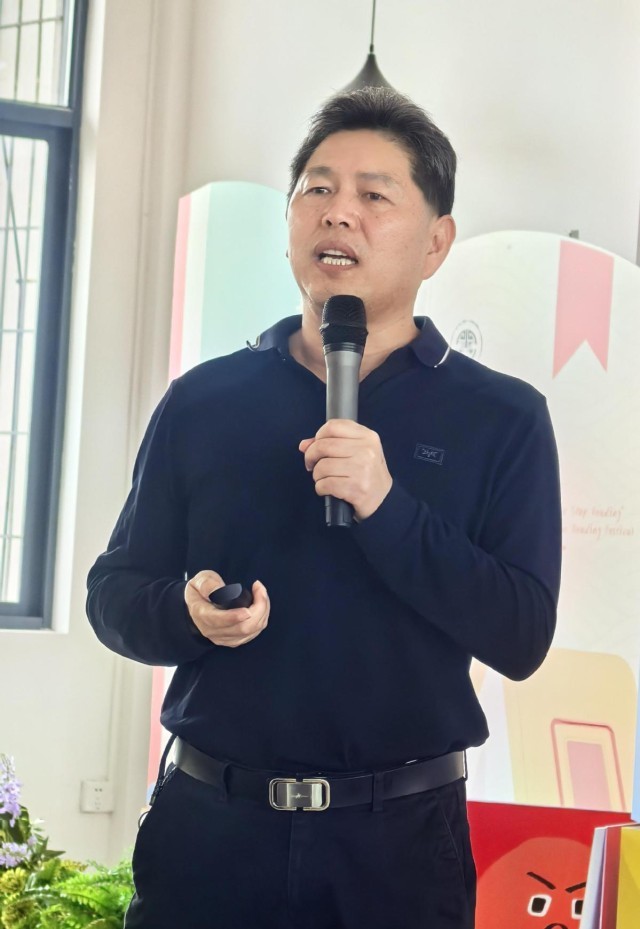 海口图书馆举办重阳节主题活动，作家彭桐讲授“苏东坡的夕阳红” 图2