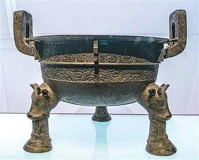 上博展出宋元明清铜器精品 图1