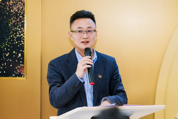 方寸币面承载千年生肖文化_2026中国丙午（马）年贵金属纪念币媒体品鉴会在京举办 图3