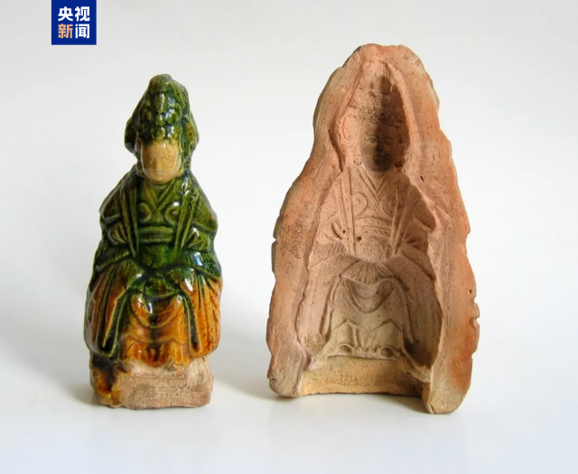 “金三彩”也出彩，不信你看这个壶 图7