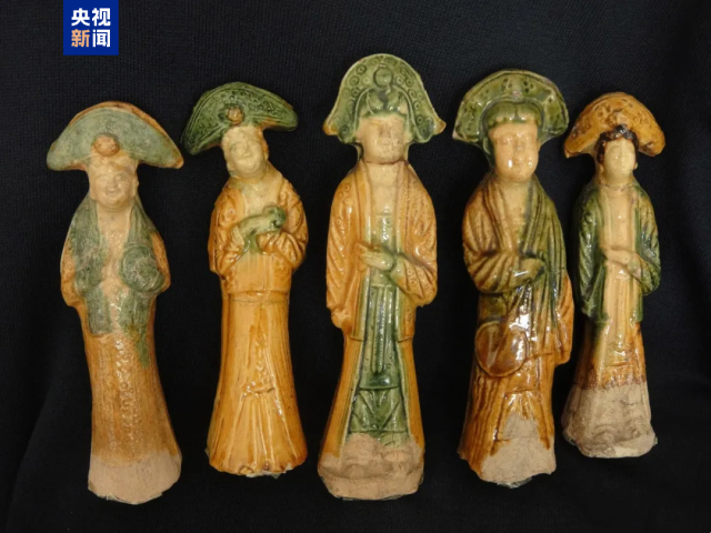 “金三彩”也出彩，不信你看这个壶 图8