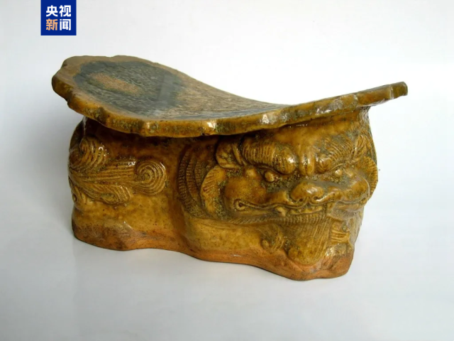 “金三彩”也出彩，不信你看这个壶 图9