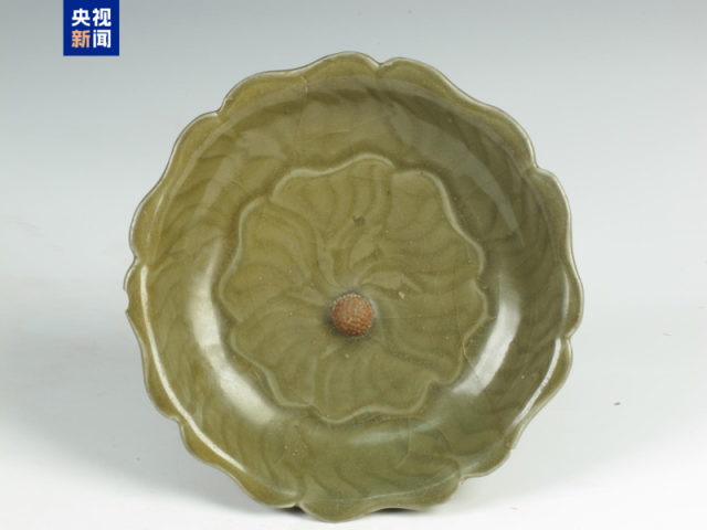 “金三彩”也出彩，不信你看这个壶 图11