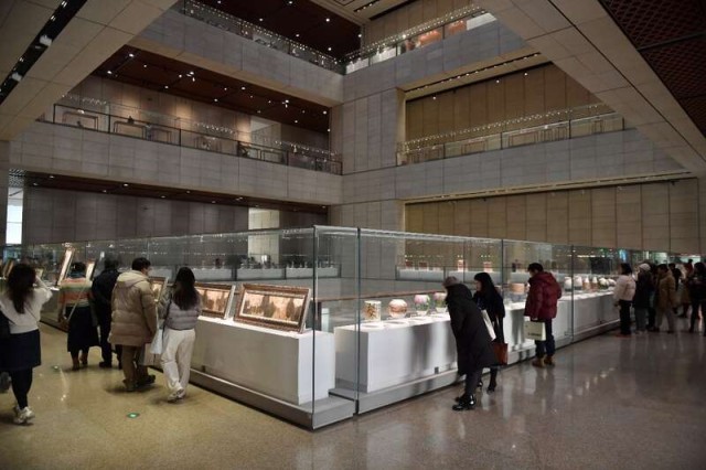 “诗心万象——张闻冰陶瓷艺术展”在北京开幕 图2