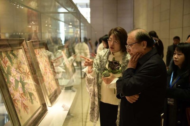 “诗心万象——张闻冰陶瓷艺术展”在北京开幕 图3