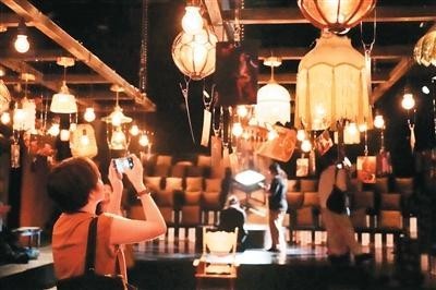 从“观戏”到“入戏”——环境式小剧场带来演艺新生态 图1