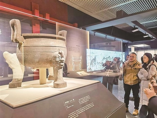 回望楚风余韵的绚烂——国博“遇见考烈王——安徽淮南武王墩一号墓考古成果展”印象 图1