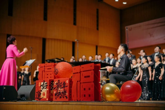 北京青年合唱团举办“流行碰撞经典”音乐会 图1