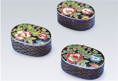 景泰蓝工艺在文创中焕发新生_六百年技艺“潮”起来（文物里的潮生活） 图1