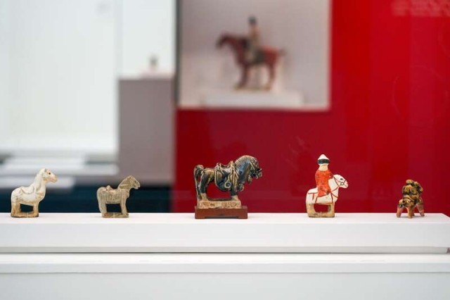 上海博物馆“春风骐骥：马年生肖展”启幕 图2