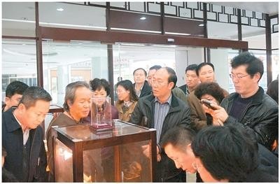 辽宁大连核雕技艺_方寸之间雕出大千世界（我与非遗） 图5