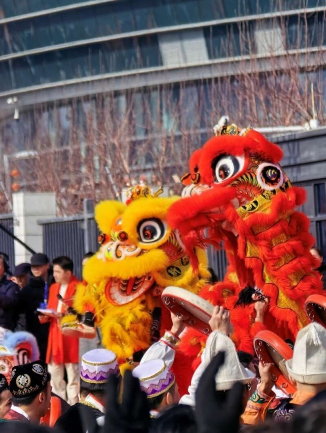 乌鲁木齐“打起手鼓舞起龙”社火巡游融合传统民俗与现代创意 图8