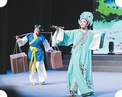 浙江嵊州下王镇，文艺成为村民生活的重要部分_在乡间，唱越剧看山水（文艺赋美乡村） 图4