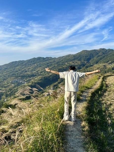 从结伴到独行：年轻人为何爱上“一个人旅行” 图1