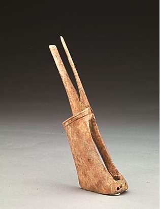 【晒晒咱的镇馆之宝51】叉形骨器：中华文明早期精神世界的重要物证 图1