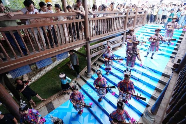 青春赴盛会_潮玩三月三 图5