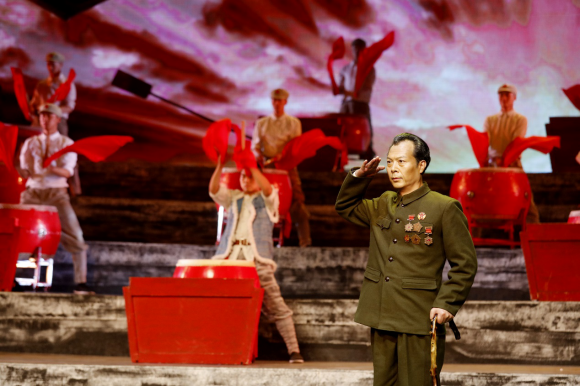塑造"红秀"演出品牌 构建传承延安精神的动情载体