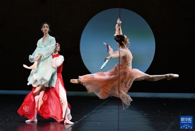 （镜观中国・新华社国内新闻照片一周精选）（8）芭蕾舞剧《红楼梦》在京首演